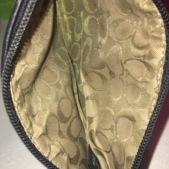 Coach - Picture 2 of 3